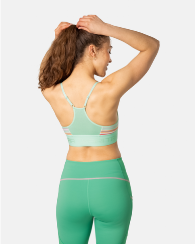 KARI TRAA VAR PODPRSENKA